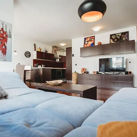 Cozy Nest In Quiet Neighbourhood, Free Parking Apartment Ljubljana Exterior photo