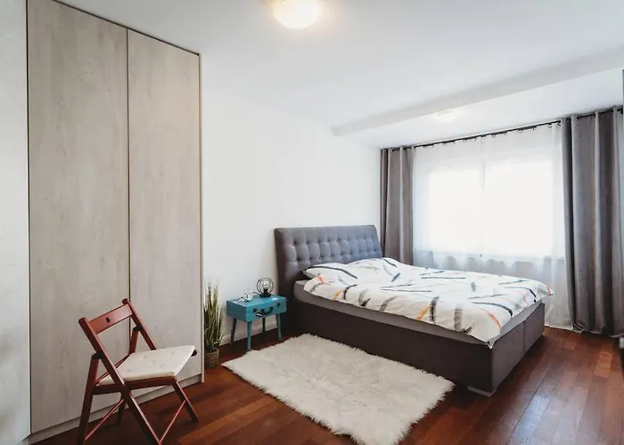 Cozy Nest In Quiet Neighbourhood, Free Parking