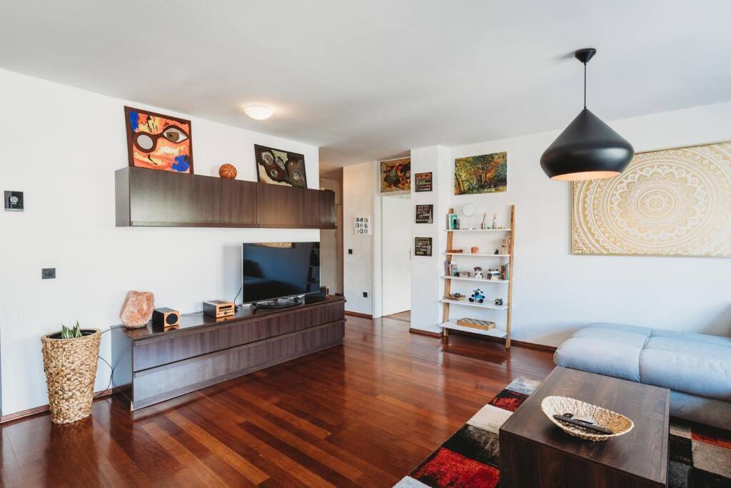 Appartement Cozy Nest In Quiet Neighbourhood, Free Parking *